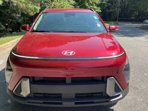 Used 2025 Hyundai Kona SEL FWD image 3