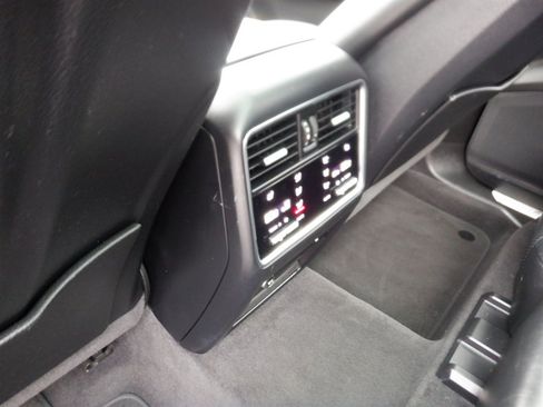 Used 2023 Porsche Cayenne Platinum Edition AWD/4WD image 13