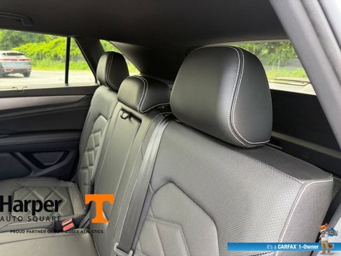 Used 2024 Volkswagen Atlas Cross Sport SE w/ Black Wheel Package FWD image 9