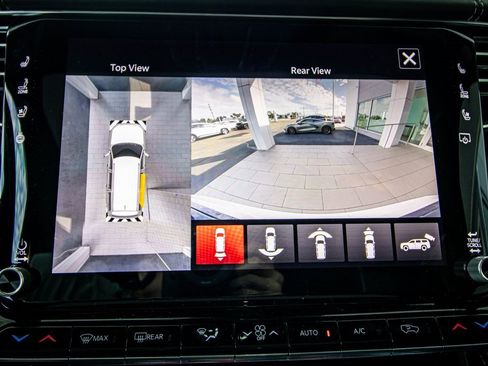 Used 2022 Jeep Grand Wagoneer Series II image 3