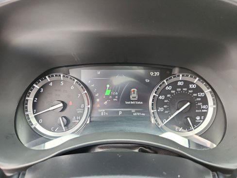 Used 2021 Toyota Highlander Limited FWD image 12