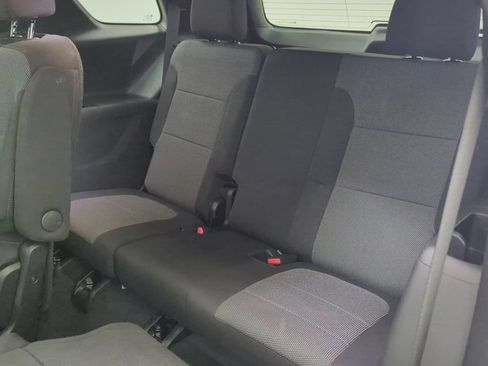 Used 2023 Chevrolet Traverse LT FWD image 30