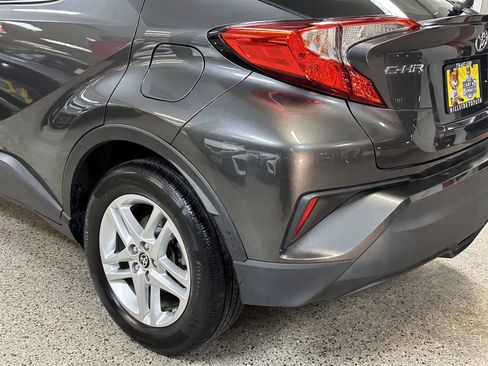 Certified 2021 Toyota C-HR LE image 11