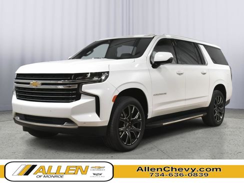 Used 2024 Chevrolet Suburban LT w/ LT Signature Package AWD/4WD image 1
