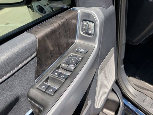 Used 2024 Ford F250 Lariat w/ Lariat Ultimate Package AWD/4WD image 12