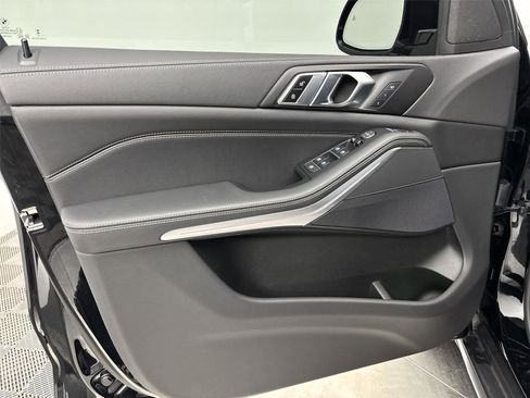 Used 2023 BMW X5 xDrive40i w/ Climate Comfort Package image 26