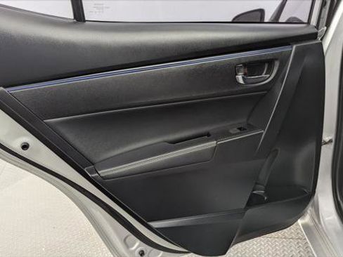 Used 2018 Toyota Corolla SE FWD image 17