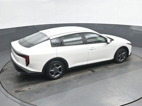 Used 2025 Kia K4 LXS image 26