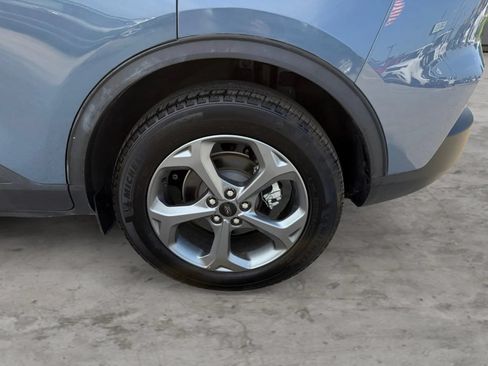 Used 2025 Ford Escape ST-Line Select AWD/4WD image 44