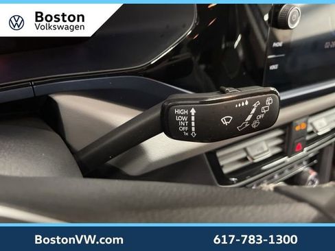 Certified 2023 Volkswagen Taos SE image 18
