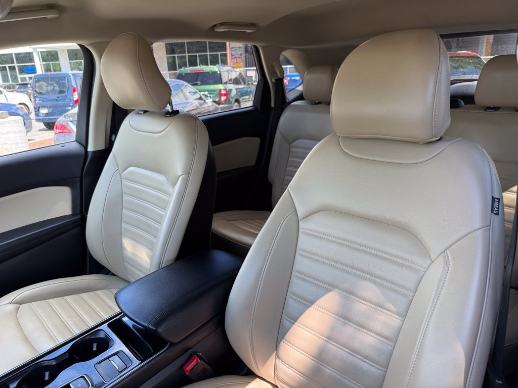 Used 2019 Ford Edge SEL w/ Equipment Group 201A AWD/4WD image 21