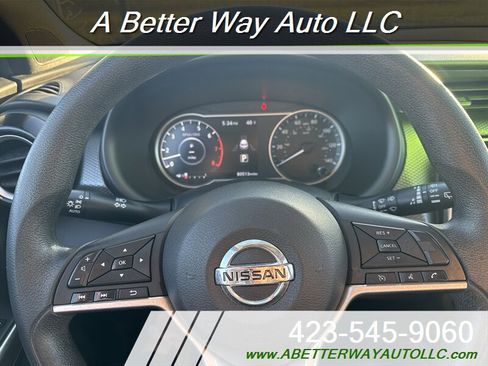 Used 2018 Nissan Kicks SV image 9