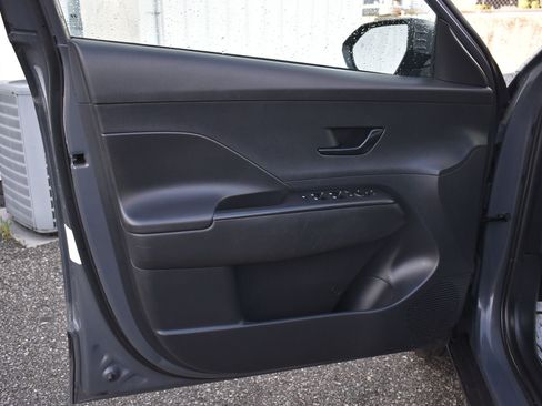 Used 2025 Hyundai Kona SEL image 12