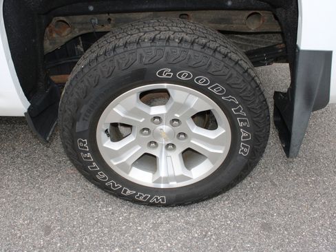 Used 2018 Chevrolet Silverado 1500 LT w/ All Star Edition image 10