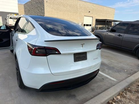 Used 2023 Tesla Model Y Performance AWD/4WD image 8