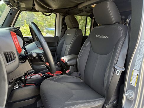 Used 2016 Jeep Wrangler Unlimited Sahara image 30