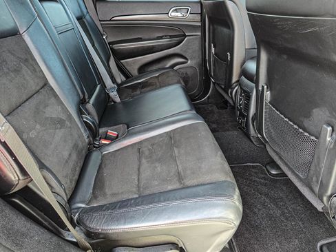 Used 2019 Jeep Grand Cherokee Altitude image 35