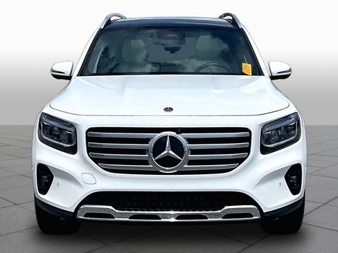 Used 2025 Mercedes-Benz GLB 250 image 4