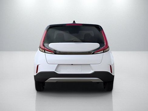 Used 2025 Kia Soul S FWD image 5