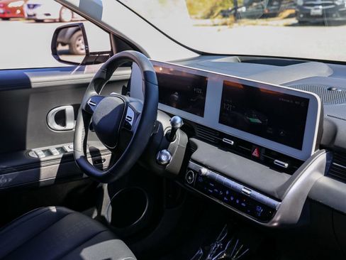 Used 2024 Hyundai Ioniq 5 Limited image 20