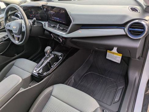 New 2026 Chevrolet Trax LT w/ Driver Confidence Package FWD image 27