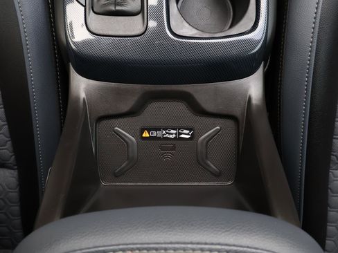 Used 2020 Chevrolet Colorado Z71 image 25