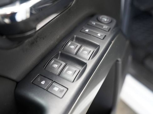 Used 2019 Chevrolet Silverado 1500 LT AWD/4WD image 25