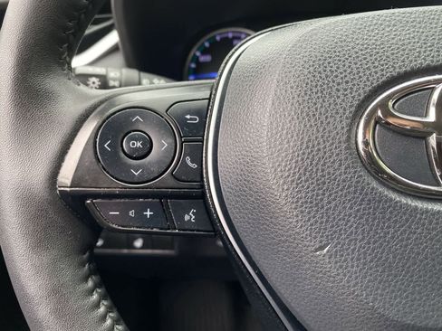 Used 2021 Toyota RAV4 XLE w/ XLE Grade Weather Package AWD/4WD image 19