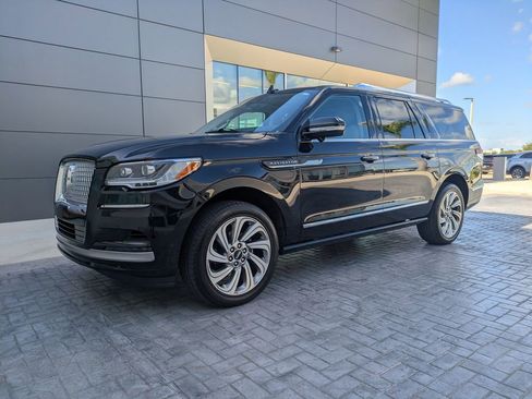 Certified 2024 Lincoln Navigator L Reserve AWD/4WD image 9