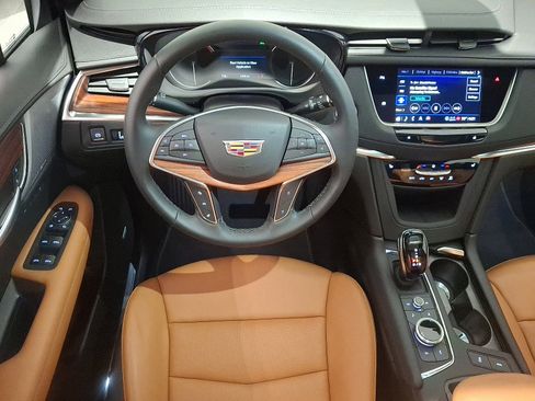 Certified 2025 Cadillac XT5 Premium Luxury image 18
