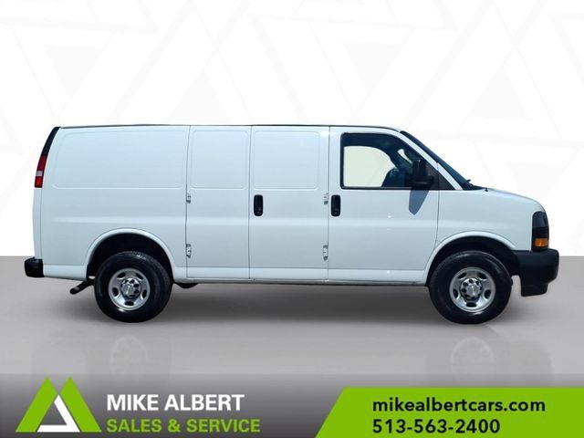 Used 2022 Chevrolet Express 2500 w/ Driver Convenience Package RWD image 8