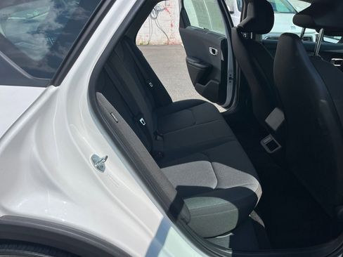 Used 2025 Kia K4 FWD image 26