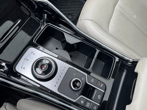 Used 2023 Kia Sorento SX Prestige w/ Panoramic Sunroof Package image 21