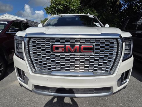 Used 2023 GMC Yukon XL Denali w/ Max Trailering Package AWD/4WD image 2