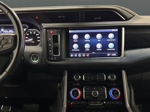 Used 2021 GMC Yukon Denali w/ Denali Premium Package image 13