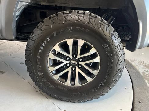 Used 2018 Ford F150 Raptor w/ Equipment Group 802A Luxury AWD/4WD image 15