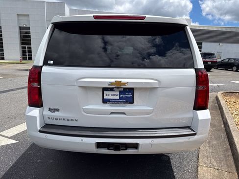 Used 2020 Chevrolet Suburban LT RWD image 6