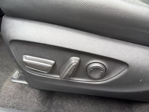 Used 2024 Toyota Grand Highlander AWD image 11