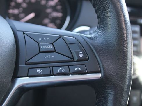 Used 2017 Nissan Rogue Sport SL w/ SL Premium Package image 30