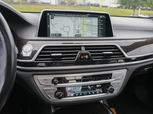 Certified 2022 BMW M760i xDrive w/ Luxury Rear Seating Package image 23