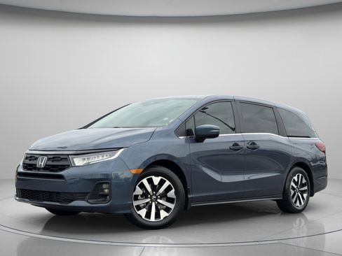 Certified 2026 Honda Odyssey EX-L image 2