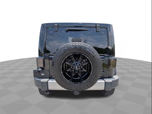 Used 2015 Jeep Wrangler Sahara w/ Connectivity Group AWD/4WD image 5