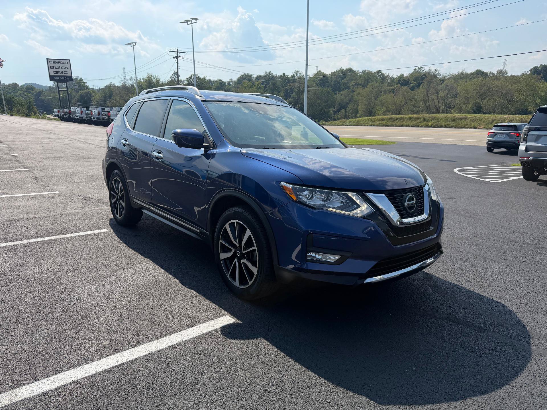 Used 2018 Nissan Rogue SL w/ Premium Package AWD/4WD image 8