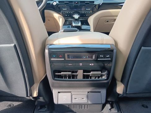 Used 2023 Acura MDX SH-AWD w/ Technology Package image 19