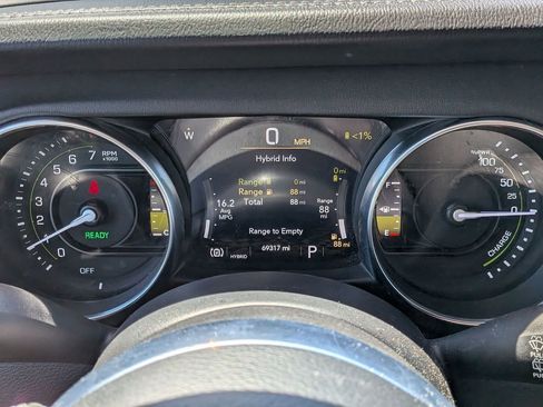 Used 2023 Jeep Wrangler Unlimited Sahara image 11