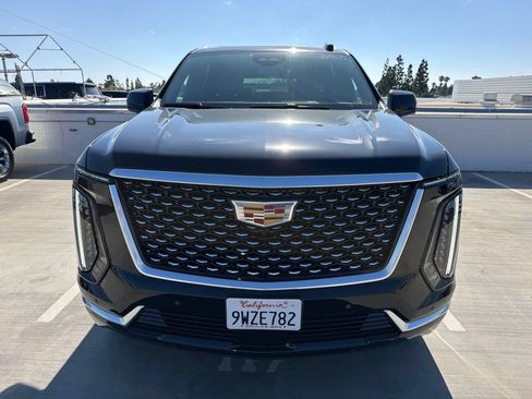 Used 2026 Cadillac Escalade ESV Luxury RWD image 1