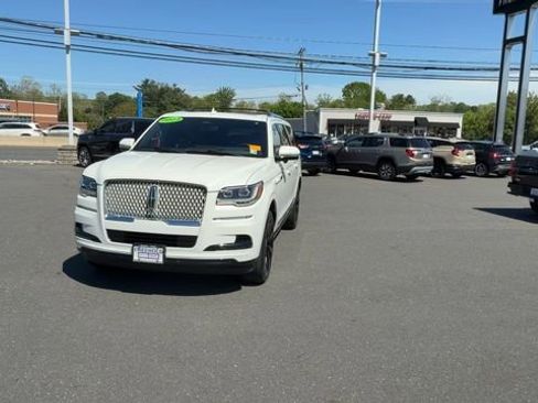 Used 2023 Lincoln Navigator L Reserve AWD/4WD image 3