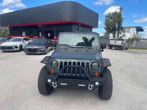 Used 2007 Jeep Wrangler Unlimited X image 2