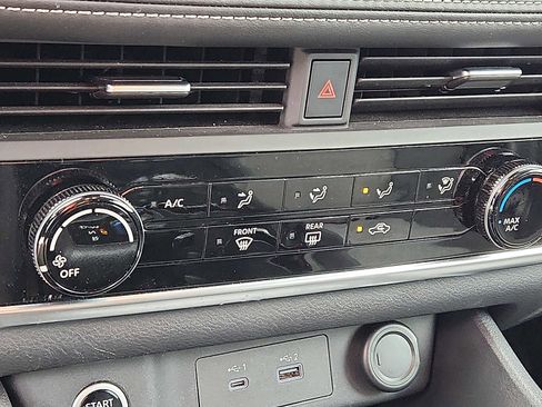 Used 2021 Nissan Rogue S image 15