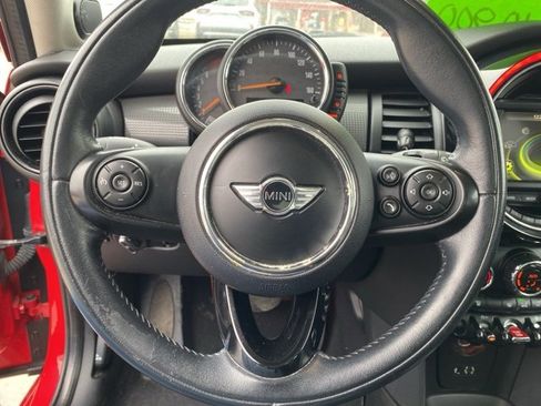 Used 2015 MINI Cooper 4-Door Hardtop image 17